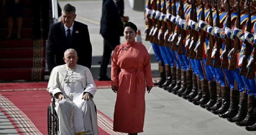 Papa Francesco è arrivato in Mongolia - La Voce del Popolo